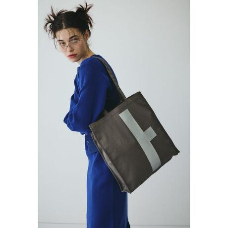 [^ԁF530JSM55-1641]HeRINIWiHSX^CbVɃvgꂽg[gobOA4TCYA}`Ɏgđ傫߃TCYȂ̂DAILYgɂ߂łBrbOg[gobO[ӎ] 摜̏i̓TvłBۂ̏iƎdlAH኱قȂꍇ܂B 摜̏i͌̏Ǝ˂pxAg̃j^[ɂAƐFقȂꍇ܂B pA舵̍ۂ́AAeV^OmFB