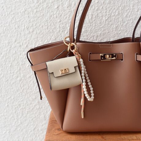 [^ԁF229900001]25AWTCY炵AobO^̃`[BGڂ̃`[B~jobO^̃`[ɁAp[`[tR[h`[tgݍ킹AقȂeCXg~bNXfUCłBobO͊J\Ȃ߁ACzȂǂ̏[̂p[`[t̃`[ɂSHIPS Colors̃Sv[gtłBꂼ̃`[͎O\Ȃ̂ŁA莝̃ACevXAAWy݂܂Bό`EjE댯𔺂\܂̂ŁAU񂷁A铙̋Ռ^ȂłBfUCAspȕ܂Bgp̍ۂɔ畆Ȃ悤ӂBvgF̏i͐G▀CɂF鋰ꂪ܂Bgp̍ۂ͏\ӂBsȕdƂ̐ڐGECɂăvgꂽA\ʂɏꂪ܂̂łӂB{i̐AgppxŇo߂ɔAC򉻁EFEϑސFi݂܂B\߂B΋CⒼ˓ȀꏊɕۊǁAuȂłBipׂɁAAeV^OKmF̏Ap͂舵Bi̐F́AB̏ڍ׉摜QƂB̏i̓AEgbg̃IWi[xiłBSHIPS OUTLETeXAECTCgł̎舵ƂȂ܂BX܂ւ⍇̍ۂ́ASSHIPS OUTLETeX܂ł肢܂B̑SHIPSeX܂ւ̂񂹑Ή͒v˂܂̂ŁA\߂̒肢܂BSHIPS ColorsSHIPS̃RZvguSTYLISH STANDARDṽtB^[ʂāAJWArWlX܂ł̃ACe[YiuȃvCXō\IWi[xłBYAEBYALbYCibvAOUTLETeX܁AECTCg𒆐SɓWJBlXȃCtX^CɊYA炵\łg[^ACeĂ܂