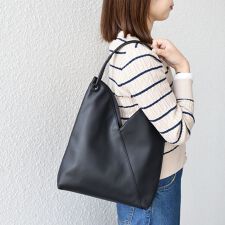 SHIPS Colors:Vカット ワンショルダー バッグ◇