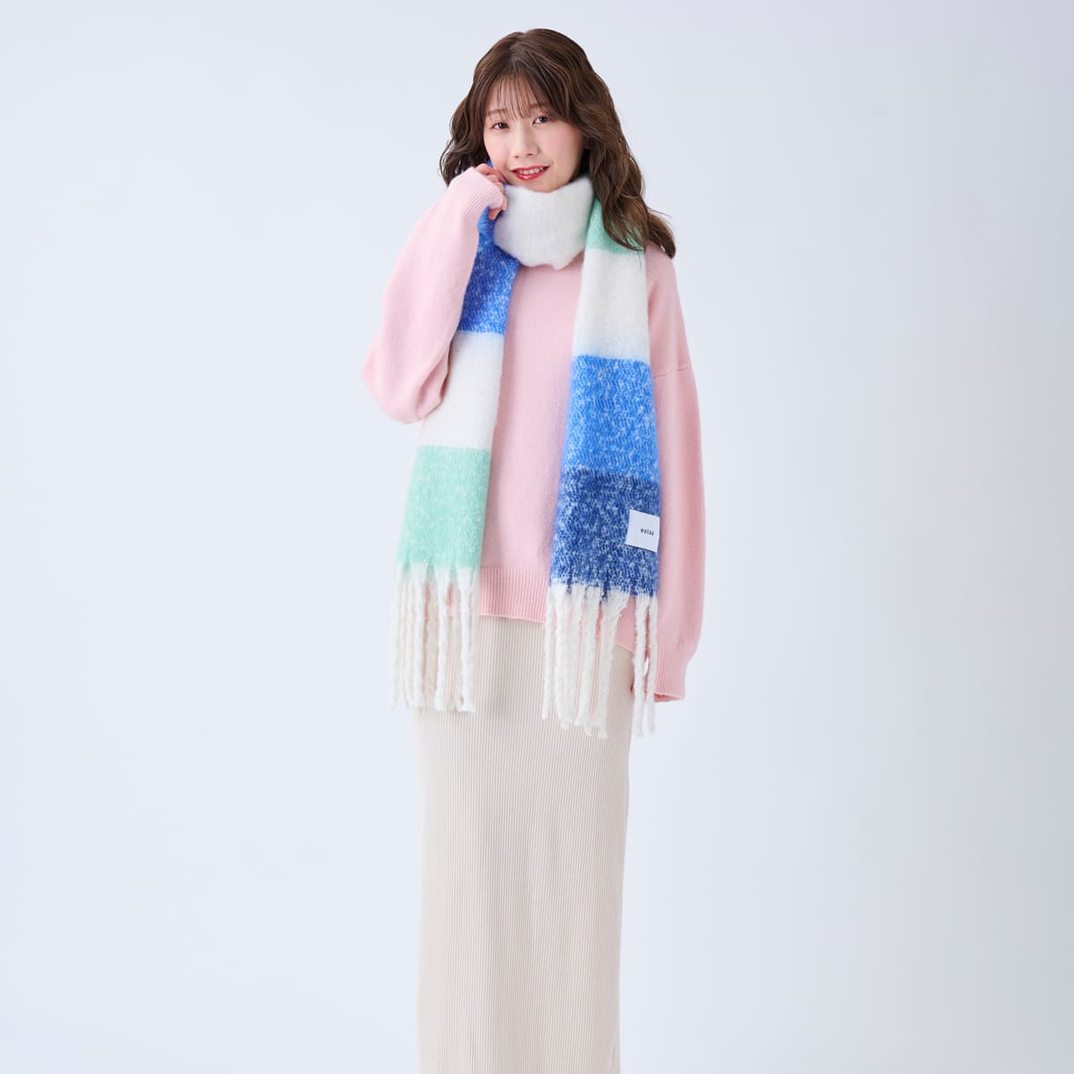 リボンフェイクファーマフラー 10×85cm ロゴチャーム付き