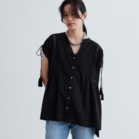 [^ԁF52382021]Design PointChRbgfނ̃uEX́AƂVGbgƃbNXfUCBV_[̃V[OfBe[肰ȂAgɎ{ꂽC[XANZgɂȂĂ܂BStyling Pointfj⃏Chpcƍ킹āAbNXJWAX^Cy߂܂BVvȃANZT[Xj[J[邱ƂŁAɃIVxAbvBfC[[X͂AƂoV[ł􂷂ACełBFablic PointChRbgȂł͂̏_炩ƒʋĆBy₩ȑfފAłKɉ߂GtH[gXȈꖇłBƖ̊֌WɂAۂFČꍇ܂B܂Ap\REX}[gtHȂǂ̊ɂA኱iƉ摜̃J[قȂꍇ܂B