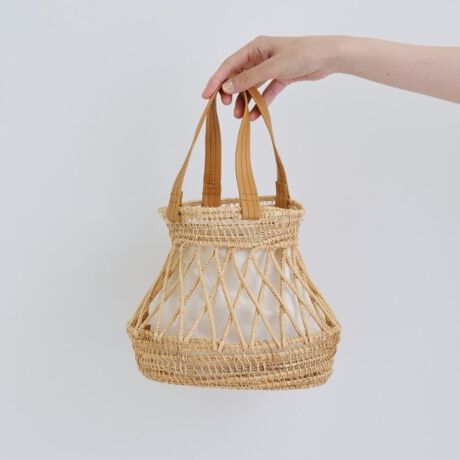 [^ԁF68802039]Design PointVR̂obÓAꂽfUCƃi`ȑfފ́Bۂ݂ттtHƐꂽJWAfނ̃Rrl[VghoĂ܂BʔAĂ̂oɂ҂łBƖ̊֌WɂAۂFČꍇ܂B܂Ap\REX}[gtHȂǂ̊ɂA኱iƉ摜̃J[قȂꍇ܂Bd:145g(TvTCY)