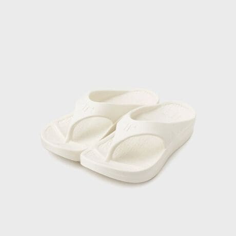 [^ԁF68802007]yTELIC^ebNzTELIC̃ACRIfł_炩VfށuULTRASOFTvɃAbvf[gB݂O[hAbvƂłؓق邾łȂA̓\ʂT}[N傫AׂƂł芊炩ȑ̃fɐi܂BVvȃgO^Cv́AfC[JWAX|[c̃bNX^C܂ŕLV[Ŋ􂵂܂B\[̕\ʎdlSILKY SOLE̗pÂ肪Ȃ߂炩łBy_悤ȗSnzƎɃuhEVAfނgp邱ƂŁAyʐłȂANbVՌzŎBfɗDtBbgAɂ镉Sy܂ByARCH SUPPORTzA[`T|[g邱Ƃɂ蒅n̏ՌzAƂЂ̊֐߁Aӂ͂̕Sy܂ByROCKER BOTTOMzbJ[{gɂOւ̎Rȑ̏dړȂAȂGlM[Ō悭y₩ɕT|[g܂BbJ[{g T_̑Oƌ㕔bLO`FÂ悤ɃJ[uĂBTCY\ɂāoCCOî߉DTCY\Lƃ[hTCY\LقȂ܂Bi@mF܂B[hTCYR[h3523D5cm[hTCYR[h4524D5cmƖ̊֌WɂAۂFČꍇ܂B܂Ap\REX}[gtHȂǂ̊ɂA኱iƉ摜̃J[قȂꍇ܂Bd:Б130g(TvTCY)