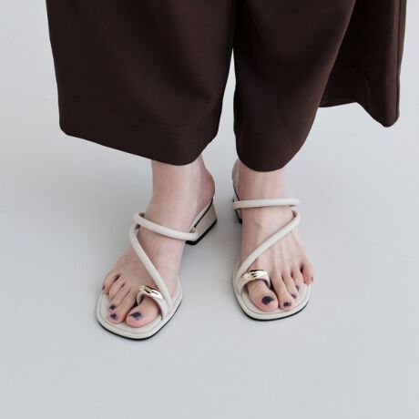 [^ԁF68802050]yREMME^zVvȃfUCƗSn̗ǂ߂XyC̃V[YuhBXyC̃oVABAJeɂG`FƂ̃t@Ng[ōĂ܂BVvŉĂ炵k[fB[ȃfUC͓IȃT_B^p[cANZgAXNGAgDƃXgbvfUC[hɉo܂BJWAȃfC[X^CAƂo܂ŕLB_炩ȃV[vU[ł肰ȂOWA[vXĂẢẴ}XgnułBTCY\ɂāoCCOî߉DTCY\Lƃ[hTCY\LقȂ܂Bi@mF܂B[hTCYR[h3523D5cm[hTCYR[h4024D0cmƖ̊֌WɂAۂFČꍇ܂B܂Ap\REX}[gtHȂǂ̊ɂA኱iƉ摜̃J[قȂꍇ܂Bd:Б245g(TvTCY)