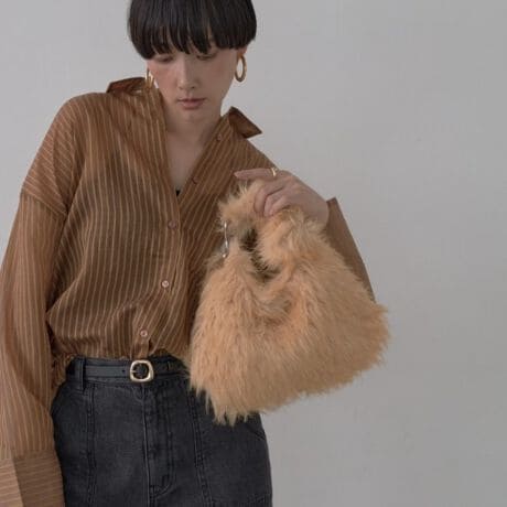 [^ԁF68804051]Design PointtFCNt@[̑fފH~̃R[fBl[gɗVѐSvXĂobOBƂۂ݂̂tHŁAƗeʂȂVѐSACełByLE VERNIS^ExjzsIŎRȃX^CAl̏ɌāAACfeBeB̂l̏ɌătŃtF~jȃ~bNXX^CāBuRoughvuFemininevuUtilityv3̃L[[hɁAJWAłȂ珗炵YȂfBeB[AIIt킸gȂ@\fނɂǋyBydlzE|PbgF~1Ɩ̊֌WɂAۂFČꍇ܂B܂Ap\REX}[gtHȂǂ̊ɂA኱iƉ摜̃J[قȂꍇ܂Bd:230g(TvTCY)