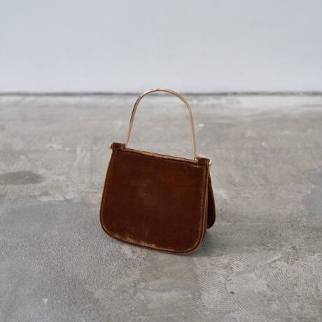 [^ԁF68804020]Design PointȐ`^nhۓIȃfUCobOB{̂ɂ͌ƋNъ̂xxbgfނƗF̃pC\gpANVJŃ_ȕ͋CɁB^nhtbvɓ|΃~jNb`ƂĂgƂłAfC[IP[WV[܂ŕL􂵂܂BE茳Ɏ܂TCỸ~jobOÊ郁^nh|CgEV[Y[hɂ҂ȃNVJfށE΂ߊ|ł`F[V_[tEJ }Olbg{^dlEɃ|PbgtE420gyLE VERNIS^ExjzsIŎRȃX^CAl̏ɌāAACfeBeB̂l̏ɌătŃtF~jȃ~bNXX^CāBuRoughvuFemininevuUtilityv3̃L[[hɁAJWAłȂ珗炵YȂfBeB[AIIt킸gȂ@\fނɂǋyBƖ̊֌WɂAۂFČꍇ܂B܂Ap\REX}[gtHȂǂ̊ɂA኱iƉ摜̃J[قȂꍇ܂Bd:435g(TvTCY)