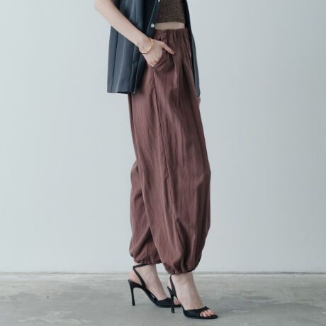 [^ԁF52364006]Design Pointy₩ȑfފƃ{[͓IȃEGXgMU[pcBEGXg̃MU[ƂĂAقǂ悢{[ƓĂ܂BɂĈxLVGbǵA̓̃Xshōi邱ƂłALbƍiΊۂ݂̂fUCɁBJWAȂiY킹A܂܂ȃX^CɃ}b`܂BStyling PointbNX͋CȂAVvȃgbvXƍ킹邾łꂽۂɁBgh̃C[hX^CɂœKŁAWPbgȂǂĂꂢ߂ȃACeƂ̃R[fBl[głقǂ悢oOACeƂďd󂵂܂BFabric Point_炩ʋĈfނgpĂAKȐSnByʊƂȂ₩킹Ă邽߁Aтɔh[v܂܂BG߂킸􂷂ACełBfgF174cm pTCYF38iMjCɂȂACéyCɓo^z߁ICɂȂACẽy[Wɂun[g}[NvNbNĊȒPɒǉł܂Bo^ƁAēגʒm₨l}KɂĂm点B}Cy[WɂĂCɓꗗ`FbNł܂BƖ̊֌WɂAۂFČꍇ܂B܂Ap\REX}[gtHȂǂ̊ɂA኱iƉ摜̃J[قȂꍇ܂B