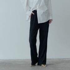 ギャレスト(GALLEST)のベロアフレアパンツ