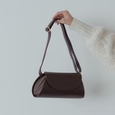 レザーフラップショルダーバッグ