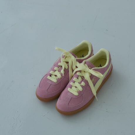 [^ԁF68804004]yPUMA^v[}z80N㏉ɓoꂵAuԂɃTbJ[X^WÃeXȂ̒ԂƂȂA[JCufwpxApXyVXj[J[oBwpx́AC^AEV`Ak̒nłuPalermovRŁA1980ÑeXX^C\閼샂fłBƂƃhIXȂǁA[bp̗LȎsɃI}[Wuv[}v̓ʂȃV[Y1ƂēoꂵAATbJ[X^WAɏWϏO̒ԃfƂȂĂ܂B̃o[WIWilɁAq[̃v[}LbgSAS[h̃VOl`[^OAܐT^\AăNVbNȃK\[Ă܂BpRNVv[}̃eXX^CXj[J[RNV́A70N㔼80ÑeXJ`[ɃCXpCAꂽgȃfUCłBVvŃX}[gANVbNȃeXX^ČĂ܂Bp1981N1982NɂẴfŁAV`A̎słpւ̃I}[WƂāAC^ÃoJXvNfUC{Ă܂BACOh̃TbJ[`[[bp[O6AeBAC^A1982Ñ[hJbvŗDƂLOĂ܂BIWĩpXj[J[́AiCbṼAbp[AXG[h̃I[o[CAK\[AăS[h̃^ÕVOl`[^OĂAhIXȂǃ[bp̎vssւ̌hӂ\Ă܂BTCY\ɂāoCCOî߉DTCY\Lƃ[hTCY\LقȂ܂Bi@mF܂B[hTCYR[h35iTCY\L23D5ΉTCY23D5cm[hTCYR[h40iTCY\L24D5ΉTCY24D5cmƖ̊֌WɂAۂFČꍇ܂B܂Ap\REX}[gtHȂǂ̊ɂA኱iƉ摜̃J[قȂꍇ܂Bd:Б335g(TvTCY)