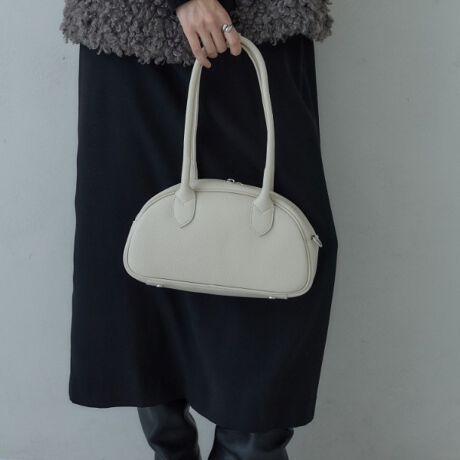 [^ԁF68804060]yMILLELA FIRENZE^~bEtBcFzngXJ[iB̗ǎȑfނƎƂɂAC^AEtBcF̃obOuhBghƋ@\˔AVvVѐSfUCŁAׂĂ̏̃CtX^CɊYACeĂ܂BDesign PointRpNgȃEhtH̃obÓAVvłȂꂽۂ^܂BⒷ߂̎肪IŁA|₷̂X^COy߂܂BStyling PointJWAȃfC[X^CAʂȃV[܂ŕLB肪Z߂ŁA莝ł|łg邽߁AV[ɉX^COy߂܂BydlzE|PbgF~1Ɩ̊֌WɂAۂFČꍇ܂B܂Ap\REX}[gtHȂǂ̊ɂA኱iƉ摜̃J[قȂꍇ܂Bd:505g(TvTCY)