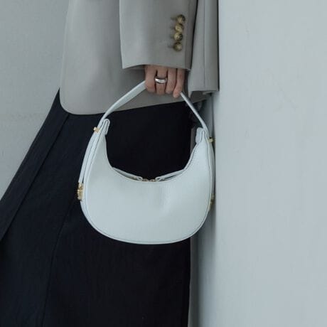 [^ԁF68804059]yMILLELA FIRENZE^~bEtBcFzngXJ[iB̗ǎȑfނƎƂɂAC^AEtBcF̃obOuhBghƋ@\˔AVvVѐSfUCŁAׂĂ̏̃CtX^CɊYACeĂ܂BDesign PointꂽtH̃obÓA_炩ȋȐBS[h̋ANZgƂȂAVvȂ݊fUCłBStyling PointJWAȃfC[X^CAItBXX^C܂ŕLB肪Z߂ŁA|ł莝łg֗͂łBydlzE|PbgF~1Ɩ̊֌WɂAۂFČꍇ܂B܂Ap\REX}[gtHȂǂ̊ɂA኱iƉ摜̃J[قȂꍇ܂Bd:380g(TvTCY)