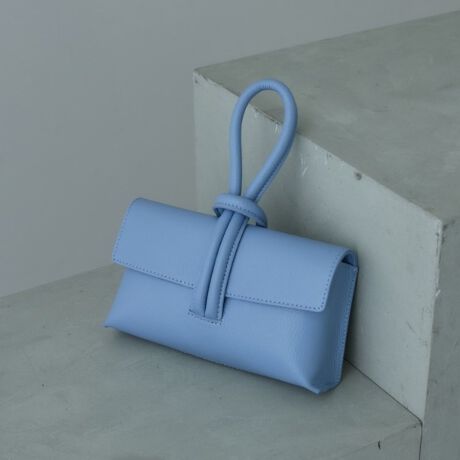 [^ԁF68804056]yMILLELA FIRENZE^~bEtBcFzngXJ[iB̗ǎȑfނƎƂɂAC^AEtBcF̃obOuhBghƋ@\˔AVvVѐSfUCŁAׂĂ̏̃CtX^CɊYACeĂ܂BDesign PointVvŐꂽfUC̃obÓǍіڂANZgɁB~j}ȃtHAǂȃX^Cɂ킹₷AR[fBl[g̕L܂BStyling PointJWAȃfC[X^CAʂȃV[܂ŕLB肰Ȃ݊AVvȕɉ؂₩vX܂BydlzE|PbgF~2Ɩ̊֌WɂAۂFČꍇ܂B܂Ap\REX}[gtHȂǂ̊ɂA኱iƉ摜̃J[قȂꍇ܂Bd:325g(TvTCY)