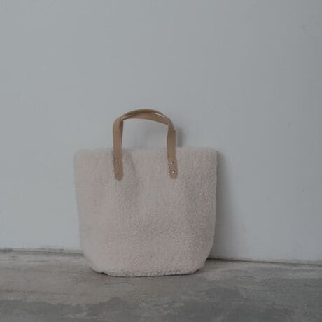 [^ԁF68804068]Design PointIp[hڂ䂭ۓIȃ{Ag[gB؂₩ȃp^[̃R[fBl[gɃANZgAghĂ܂BñItzCgubÑVvȐFWJAlXȃX^CɑΉ\BStyling Pointfj⃏s[Xƍ킹邾ŃX^COBJWAȃfC[g͂AeʂȂ̂łƂoɂ҂łBFႢőāACɍ킹R[fBl[gyނ̂߁BƖ̊֌WɂAۂFČꍇ܂B܂Ap\REX}[gtHȂǂ̊ɂA኱iƉ摜̃J[قȂꍇ܂Bd:300g(TvTCY)