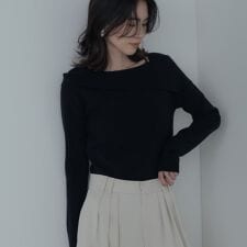 ギャレスト(GALLEST)のアシメオフショルニット