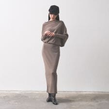 ギャレスト(GALLEST)のドレープオフショルニットワンピース