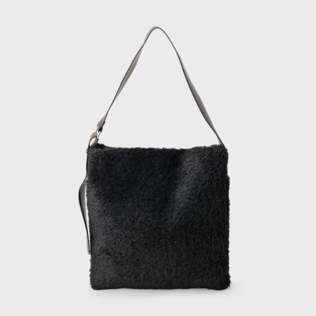 [^ԁF52304023]Design Point{Afނ̃V_[g[gobOBVvȂ甲Aڂ䂭݊Ղ̃ACełBJWAX^CɐꂽANZg܂Btg̃{Afނg݂A~̃X^COɂ҂BydlzE|PbgF~1EA4TCY[Ɩ̊֌WɂAۂFČꍇ܂B܂Ap\REX}[gtHȂǂ̊ɂA኱iƉ摜̃J[قȂꍇ܂Bd:390g(TvTCY)