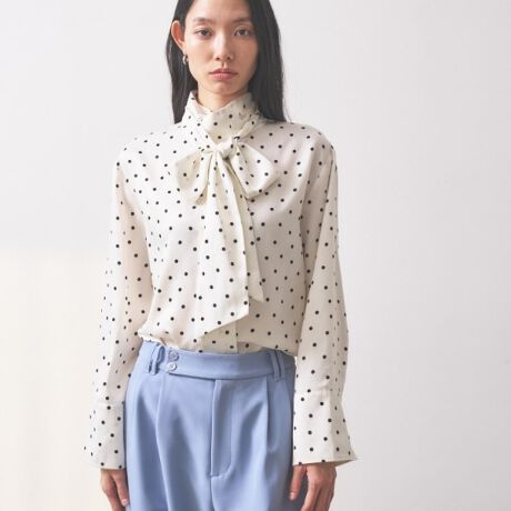 [^ԁF52385001]Design PointXJ[t^CʂČԂŌ܂TeñhbguEXBfUĈ鍂߂̃lbNV[vɌA䗃dĂŃ~j}ȎdオłB͊ɂ₩ɍLA茳ɃY܂BIP[WV[ɂΉłACeŁA{E^C؂₩ȃANZgɂȂ܂BStyling PointXbNXɃ^bNCĒ[ɁBWPbgHDĂƉfAjbgxXgWƂ̃C[hŃ[hɌ܂܂BFabric PointƂ݂̂TefށBقǂ悢Ɣ򂪗̓Iȃh[v𐶂݁Ay₩BԒĂȂAV[YXɊ􂷂fފłBfgF174cm pTCYF38iMjCɂȂACéyCɓo^z߁ICɂȂACẽy[Wɂun[g}[NvNbNĊȒPɒǉł܂Bo^ƁAēגʒm₨l}KɂĂm点܂B}Cy[WɂĂCɓꗗ`FbNł܂BƖ̊֌WɂAۂFČꍇ܂B܂Ap\REX}[gtHȂǂ̊ɂA኱iƉ摜̃J[قȂꍇ܂B