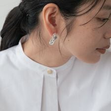 【LAPUIS】Oyster pierced earrings