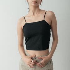 カップ付きクロップドキャミ