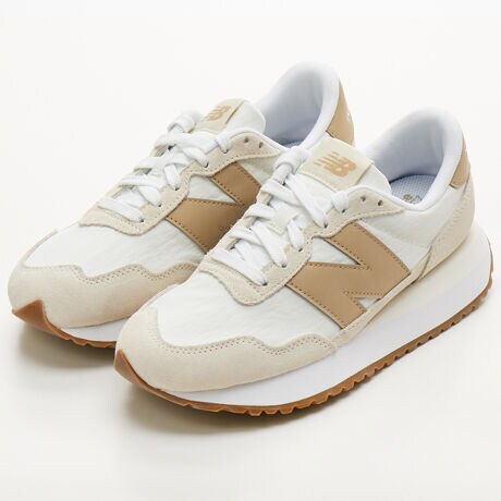 [^:WS237]70Nォ80ÑjOV[ỸX[vt@CȃVGbg㕗Ƀt@CAۓIȃrbONSŎdグEBYfuWS237vɐVFoBXG[h/iCfނ̃Abp[Aj[oX̃RAJ[łO[ƃx[W̒WJ[ōʂ܂B