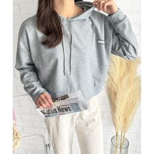 フード付きプルオーバー