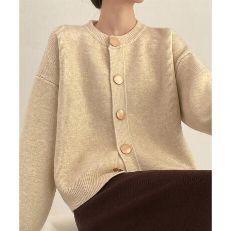 [^:dy-1900]POINTE{^fifUCVvȂAtg̃{^肰ȂANZgɂȂJ[fBK􂱂̃{^Ai`ȃjbg̎ɏiY܂B܂ƌA܂₳ۂɁBx[VbN炱AipłfUCłBEƂVGbgŔvX悢I[o[TCYȃVGbgAghƃbNXoBfjɍ킹ăJWAɁAXJ[gƍ킹ătF~jɂȂ܂BȂꂽ͋CRɈofUĆB{^߂ăvI[o[ɂAJĉHDƂĂg܂BE_炩KȒSnӂƂjbgfނŁAySnłBOV[Y􃊃udl̑ƐtBbgAVGbgꂢɃL[v܂Bg͂AItBXJWAɂ߂̈ꖇłBDETAILň:኱:Ȃn:ȂLk:|Pbg:ȂCHECKYɂA{^̃fUCύXƂȂꍇ܂BX^btۂɕuɂč̐̂ł̂Ŏ኱̌덷ꍇ܂Bg̃j^[[ɂAFۂ̏iƈقȂČꍇ܂BYɂdlEFقȂꍇ܂B