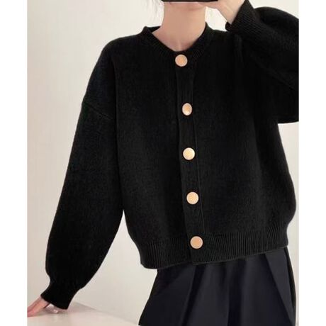 [^:dy-1900]POINTE{^fifUCVvȂAtg̃{^肰ȂANZgɂȂJ[fBK􂱂̃{^Ai`ȃjbg̎ɏiY܂B܂ƌA܂₳ۂɁBx[VbN炱AipłfUCłBEƂVGbgŔvX悢I[o[TCYȃVGbgAghƃbNXoBfjɍ킹ăJWAɁAXJ[gƍ킹ătF~jɂȂ܂BȂꂽ͋CRɈofUĆB{^߂ăvI[o[ɂAJĉHDƂĂg܂BE_炩KȒSnӂƂjbgfނŁAySnłBOV[Y􃊃udl̑ƐtBbgAVGbgꂢɃL[v܂Bg͂AItBXJWAɂ߂̈ꖇłBDETAILň:኱:Ȃn:ȂLk:|Pbg:ȂCHECKYɂA{^̃fUCύXƂȂꍇ܂BX^btۂɕuɂč̐̂ł̂Ŏ኱̌덷ꍇ܂Bg̃j^[[ɂAFۂ̏iƈقȂČꍇ܂BYɂdlEFقȂꍇ܂B