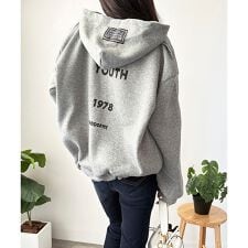 ビッグシルエットロゴジップパーカー