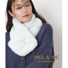 ポールアンドジョーアクセソワ(PAUL & JOE ACCESSOIRES)のポン付きフェイクファーマフラー 15×85cm ロゴチャーム付き