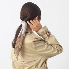 ポールアンドジョーアクセソワ(PAUL & JOE ACCESSOIRES)の【WEB限定 洗える】シルクスカーフ 58×58cm シフォン 猫柄 鳥柄 ロゴ UV