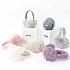 フルラ(FURLA)のイヤマフ フェイクファー ミックス ロゴ ワンポイント 無地 コンパクト