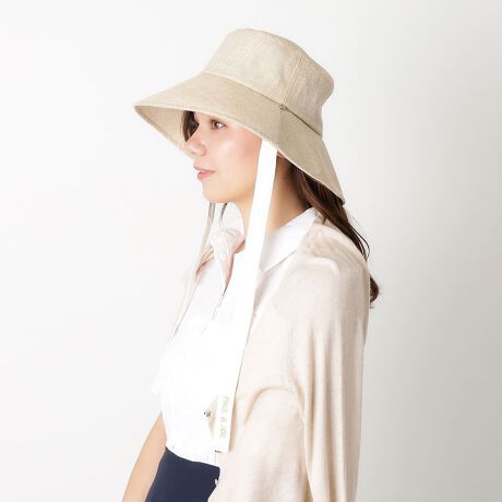 [^:2611371001]fUCgĥ鑾ڃ{|Cg̃nbgBuPAUL&JOEv̎hJANZg𗘂܂B{͌łAꂽ܂܂ɂĂN炵lȕ͋CłԂĂ܂By₩ȑfފŃV[YX^C𐷂グĂ܂By|[ & W[iPAUL & JOE ACCESSOIRESjz|[ & W[fUCi[łSophie肪fUC͊ŁAPARy݁Aɂ͕߂ȂC[WuhłBfUČ́ANGC^[łȂełAłޏ̓BRZvgɁgACCESSIBLE LUXURY(ɓ͂ґ)hfƂAÂǂ̃gŉ݂̂fBe[A㕗ɎdグĂ̂łB茳ɏi͂܂AgpɊւ炸AKȉԊmF肢܂B