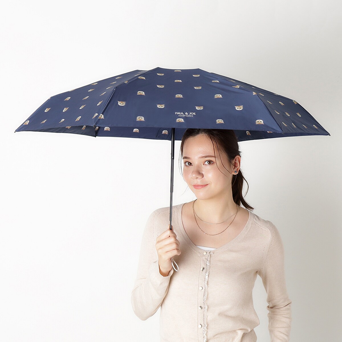 最終価格　新品　ポール&ジョー　PAUL&JOE 猫ちゃん×ロゴ　ビニール長傘 雨傘 長傘 ビニール傘 猫柄 ロゴ ジプシー | ポールアンドジョー