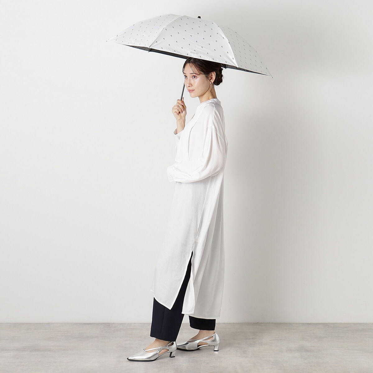 ★新品★マッキントッシュフィロソフィー　晴雨兼用　日傘　楽折　1級遮光　コーギー ☆新品☆マッキントッシュフィロソフィー 晴雨兼用 日傘 楽折 1