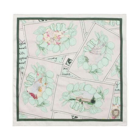 [^:2411651016]Picture PostcardYĂA؂ɂĂA邢͎̂ċĂA|XgJ[h͎Ԃ̒fЂ؂AűP𑨂̂łB܂ŃVÑXJ[tł悤ɁȀuԂ͉iɃC[WƂĕۑ܂BmX^WbNłȂVNȊoĂыN܂B|XgJ[hׂ悤ȁAh}eBbNȃfUC͂̃nJ`łBrrbhJ[Ńg~O邱ƂŁAŜObƈ߂܂BTƂ^b`SnǂARbgTefނłB傫ڂ̃TCYŁAXJ[t̂悤Ɏgp̂IXXByRecollectionsivojz2025NtăRNV́Avo⊴oCXpCAꂽʂȃCibvłBLN₩ȊofUCɗƂ݁A邾ŐShԂ悤ȃXJ[t𑵂܂B□AG銴o܂ŁA̒łӂƂ݂uԂJtɕ\Ă܂Bꂼ̃XJ[tAȂ̎voƃNAVao܂yXEHbVhiSWASH LONDONjz2004 NɃh̖ZgE}[`YŏoSarah Swash ƎRjɂĐݗꂽXJ[tuhBFʂ؂ɂnhh[COEnhyCgŁÃ[AƎR̃`[tx[XƂSӂ錶zIȗBꖳ̃fUĆA܂ŊGĂ邩̂悤Ȕ킹Ă܂BɔzCNWFbgvgŐ삵AEl̎DɂĎdグĂ܂Bt@bṼANZgƂȂA_Őꂽ{̃XJ[tĂ܂Bi͂܂AgpɊւ炸AKȉԂmFBY␶YߒAiTCYdʂɌ̍ꍇ܂B܂AuɂƂł̑̂߁Ǎ덷ꍇ܂̂łB