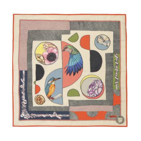 [^:2411651026]Abstract AmusementR̒fГIȋLƃJtȐFʂ̔e[}ɂĂ܂BJZ~{^AöűP𑨂AۓIȊy\B҂ɗlXȊLĂыÑfUĆAʂA[gs[X̂悤ȑ݂łB_ȊGv킹vgXJ[tB₷A炩ȕ͓IB傫ȂTCYŁAAW͂QłBV[YXŊ􂷂ACéAv[gɂIXXByRecollectionsivojz2025NtăRNV́Avo⊴oCXpCAꂽʂȃCibvłBLN₩ȊofUCɗƂ݁A邾ŐShԂ悤ȃXJ[t𑵂܂B□AG銴o܂ŁA̒łӂƂ݂uԂJtɕ\Ă܂Bꂼ̃XJ[tAȂ̎voƃNAVao܂ByXEHbVhiSWASH LONDONjz2004 NɃh̖ZgE}[`YŏoSarah Swash ƎRjɂĐݗꂽXJ[tuhBFʂ؂ɂnhh[COEnhyCgŁÃ[AƎR̃`[tx[XƂSӂ錶zIȗBꖳ̃fUĆA܂ŊGĂ邩̂悤Ȕ킹Ă܂BɔzCNWFbgvgŐ삵AEl̎DɂĎdグĂ܂Bt@bṼANZgƂȂA_Őꂽ{̃XJ[tĂ܂Bi͂܂AgpɊւ炸AKȉԂmFBY␶YߒAiTCYdʂɌ̍ꍇ܂B܂AuɂƂł̑̂߁Ǎ덷ꍇ܂̂łB