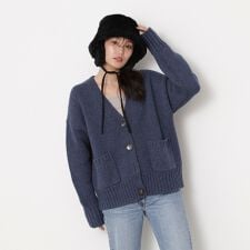 ポールアンドジョーアクセソワ(PAUL & JOE ACCESSOIRES)の耳当て付き ファーバケットハット イヤーフラップ 紐付き 無地 ロゴチャーム付き