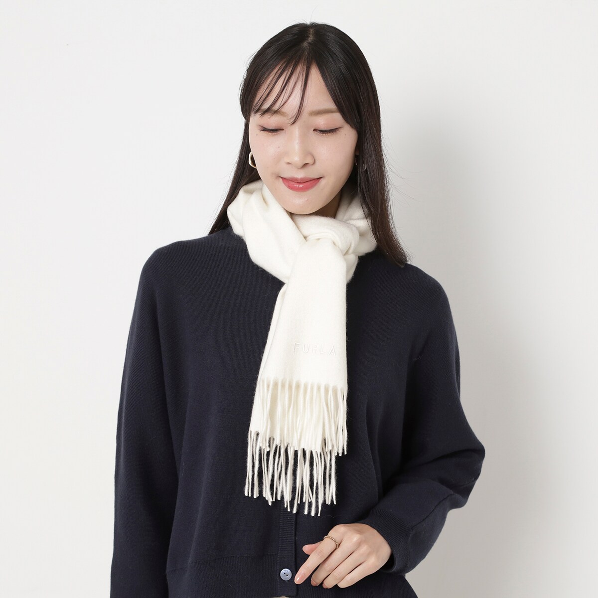 UGG/アグ/UGGFLUFF SCALLOPED SCARF | UGG | マルイウェブチャネル