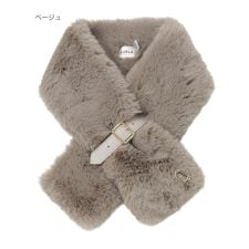 フルラ(FURLA)のベルト付きフェイクファーマフラー 13×88cm アーチロゴチャーム付き