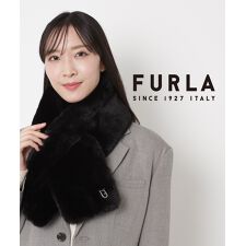 フルラ(FURLA)の【洗える】ボリュームフェイクファーマフラー 15×105cm アーチロゴチャーム付き