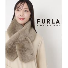 フルラ(FURLA)の【洗える】ボリュームフェイクファーマフラー 15×105cm アーチロゴチャーム付き
