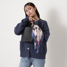 ポールアンドジョーアクセソワ(PAUL & JOE ACCESSOIRES)の【洗える】シルクスカーフ 65×65cm 猫柄 ロゴ UV