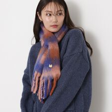 ポールアンドジョーアクセソワ(PAUL & JOE ACCESSOIRES)の【インド製】ウール混ボリュームマフラー 18×120cm  チェック ネコチャーム付き