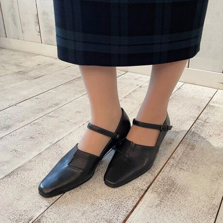 [^:BPE1351-3]̃xg̃fUCANZgɂbXgbvɂȂ2WAYdlB芴̂3.5q[ƍb[̃fUCsT|[g܂B\tgU[gpAܐɐcނȂł\tgȗSnĂ܂BCjOE~ɂ͍RۖhL̋@\fނgpĂ܂B