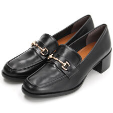 アポム(APOM)のブロックヒールビットローファー