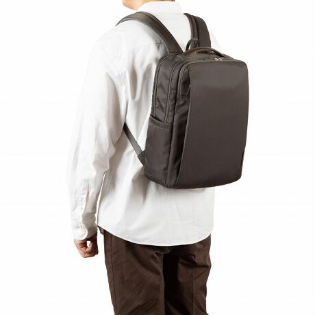 [^:19071]lCUBPV[Yɂꂢ߈ۂ̃iCfރo[WoBƂɂAX[cX^Cɂ킹₷fUCɎdグ܂BeʂȂA㕔iÂ̐g𒴂ȂTCYȂ̂ŃRpNgɌAwƂɃoX悭VGbgłB B4t@C/15.6C`m[gPC[wʋCւPC[Xy[XmہBCƕʂĂẢוƍ炸ɏoꂪ\łBB4t@CQl[TCYF38.0~27.3cm15.6C`PCQl[TCYFW38.5~H26.5~D2.7cm tgt@Xi[|Pbgtg㕔t@Xi[|PbǵAX}z[XTCY̎蒠̎[ɕ֗ȃTCYBhɂǂTCYŁAyڂ̂ߊOołX[Yɏoꂪł܂B {gz_[Cւ̓{gz_[ݒuBybg{g܂ݎPȂǂ̎[ɕ֗ȃTCYB TCh|PbgbNTChւ̓|PbgݒuBa6cm̃}O{g܂肽ݎP̎[\B wʃt@Xi[|Pbgwʂւ̓ZLeBʂS̃t@Xi[|Pbg𓋍ځBpXP[XЈؓ̎[ɂ֗B----------------------@\ڍ<>NbV|Pbg~2bVt@Xi[|Pbg~1bV|Pbg~2{gz_[B4TCY[|Pbg<15.6C`PC[|Pbg>B4TCY[|Pbg~1<O>㕔tg|Pbgix^t|Pbg~2/y~2jTChtg|Pbgix^t|Pbg~2jTCh|Pbg~2wʃ|Pbg----------------------