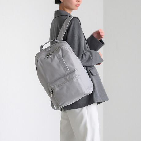 [^:15277]o~}}̂߂̒ʋ΃bNuPokkesvBeIo^o^Ȓ́A~J^B}`^XNȂȂ̏o΂łA~́AoBace MAMA labo.Ƃ̃R{[V琶܂ꂽo~}}̂߂̒ʋ΃bNAeBƂΕۈ牀̑}A}̂ǂƕۈ牀p̉וBu肪ӂĂ鎞ƕKvȕƂ肾EEEIv|bPX XbNV[ÝA}}̃AȐW߂č܂BXȌڂ̃bNɊO|Pbg|Pbgӂ񂾂ɔzuĂ̂ŁAbNx낳ȂĂAgוɃANZXł܂BubN͒goɂvƂςƂ́ATEiBMdigɂĂt̃|VFbǵAgbṽt@Xi[|Pbgɂ̂܂܂ۂ܂TCYBdbNƂĂ̂ƌۂAJWAȕɍ킹₷悤ȁA肵ȂVGbgɂ܂BIłItł₷Aꂢ߃}`ȃbNTbNłBéAeg̐ɁATCYfށA|PbgȂǂ̃fBeB[Abvf[g܂INxEꕜA}}Ao[W甃ւ̃}}AǂAVPokkesXbNłBAbvf[g|CgE{̑fނ́A򊴂̂ĂȂuiCcCvnɁB@Eꕔ̉sLāAו₷Ȃ܂BE|܂ZbeBOłXibvǉByTCYz A4NAz_[14.0C`PC[\B 傫g̗ǂTCYŁAA4t@CPCIɎ^ԕɂ߁B A4NAz_[TCY:W21.7~30.7cm PCTCYFW33~H24~D2.5cmŌv  y@\z uAȒPɎoEEEvւ̂Bʋ΃}}ւ̃qAO琶܂ꂽu珕v|Pbg̐XBAȏʂłׂ̍Ȃ莖ɂ܂ŁAЂƂЂƂ܂B@\t̂傢||VFbgMdi𕪂ĐgɒĂ֗ȃ|VFbgBԂMdič~肽ƂAȂǂł劈B|VFbgTCYFW15~H20cm|PbgeBbVp|PbgɎo悤|PbgeBbV|Pbg܂Bo[W|PbgTCY傫ȂAg₷Abvf[gBeBbV̌ɂ̓rj[fނł\ȊȈՃS~Xy[Xƃ}`|PbgBnbN|PbgbN㕔̃fbhXy[XpV[X[|PbgBgbṽt@Xi[ANZXłāAו̏oX[YłBt̃|VFbgۂ܂TCYłBtgt@Xi[|Pbgtg|Pbg̓ɂ̓|Pbg3BЈ؂ۈ牀̃ZLeBIDJ[h̒ʒuɂĂ΁Ał炸Ɏo܂BNapping pl.~1 X}[gtHȂǕpɂɏoꂷ鏬Ă[Xy[XBnɂ͏_炩XG[hfނgpB bNw܂܂ło悤Awʂɐݒu܂BZLeBtbNO|Pbg̈ɂ̓ZLeBtbN܂B]ԂŌɏ悹q񂪂JĂ܂̂h܂BEPCX[u14.0C`PC[\ȕʋC̎[Xy[X͒[q̌ǂtbvtŁAJ̓SBtbvɂUSB⃂oCwifiȂǂ̎ӃANZT[ł|PbgIEMe Strap~1 pXP[XȂǂ̏tbNŌqĂL[XgbvBobO̒̂cJɎtĂg܂B E}`t|Pbg~2E{gz_[~1 Eyz_[~1  Et@Xi[|Pbg(O)~1ЎłJ₷ct@Xi[dlBdԂoXȂǂŃbNOɕ֗Ȉʒuɔzu܂BETCh|Pbg~2ybg{g܂ݎP[\B[߂ɃfUCĂ̂ŃhN{gĂĂuۂv܂BEZbgAbvxgV_[xg̒𒲐ƂA]xgvvȂfUCɂȂĂ܂Byfށz yH{ꂽ򊴂̂iCcCfނgpBShł͂܂̂ŁAӂByJ[z Ԃ̃ubNƁA݂悭dX^Cɂ킹₷jAXJ[ł̂łB点BȅƖ̊֌WɂAۂFقȂČꍇ܂B܂AĂ郂j^[̊ɂĂۂ̐FƑقȂꍇ܂B\ȂdlύXꍇ܂̂ł܂B