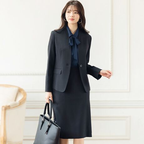   [^:b5203]fB[XrWlXX[cɂĂƒ̐@Ő􂦂EHbVu@\̃XJ[gX[cłBrWlXX[c̒ԂƂāA̗lXȃX[cV[ɑΉ܂BWPbg͎pI1{^J[XWPbgBXJ[g̓XȃVGbgłƑl悭płA^CgXJ[gpӂ܂Byz|Cg1FIׂXJ[gXJ[g̓M[ƃO䂩炨Iт܂B|Cg2F\tgXgb`fގ΂ߕɌyLkA悢tBbgESn𒷎ԃT|[g܂B|Cg3F􂦂EHbVudlƒŊȒPɂł̂ŁAƌvɂ₳RXgptH[}XB|Cg4FfIhgl[WPbgɏLl[t|Cg5FUVJbg@\CɂȂG߂AOfĂ܂B|Cg6FɂȂɂfތ^ꂵɂfނgpBoגO܂łɂȂȂlɒ݂邵ĕۊǂAnK[tł͂Ă܂ByrWlXΉpcX[c̏ڍׁzWPbgEJ[XWPbgE^CvE|PbgtEntidlj^CgXJ[gEO䂠EntTCY5E7E9E11E13E15E17E19E21E23TCY`傫TCYi[WTCYjBƂABR̂BJ[EubNi)ElCr[iF/ZjEO[Wix[WnjyX[ctH[}XAbh[WzX[ctH[}XAddRouge(Abh[W)́A20E30E40E50̕LN̏ΏۂƂAʋ΃X^C犥Ղ܂łV[̕A񋟂郌fB[Xt@bVVbvłBX[c͂ꂩЉɏo20㏗q̃N[gX[cAOL⓭}}ƂĊ􂷂AT[EAtH[A~ZX̃rWlXX[c܂ŗlXȃfUCpӁBXgb`fނŒSnǋȂǁAql̖ڐł̑ƔȂЏiYsĂ܂BAbh[W̃}U[X[c ( }}X[c ) ́A⑲ƎAw͂AQϓwZsɂE߁B؂₩ȃfUCŁAql̑؂ȋLOƂȂA܎O₨{Qɂg܂BtH[}ȑ̂ŁAIɂΉv܂B񂨑⍐ʎȂǁA}i[ɉKvȃubNtH[}pӁBX[c̒ʔ̂ɓ݂̂ȂqlɂAC悭܂悤Aς`Ē܂B