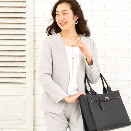   [^:b5208]rWlXΉWPbgPiɂĂƒ̐@Ő􂦂EHbVu@\́AXgb`fރWPbgPiłBrWlXX[c̒ԂƂāAÔȂꂢ߃fUCBpcƂ̑QłBWPbg̓gĥVlbNlJ[XfUCłByz|Cg1FcXgb`fރ|E^iXgb`jaA鐳ȃXgb`fށBXɏcƉɉт̂B肪̂ɏ_炩nŉKȒSnB|Cg2F􂦂EHbVudlƒŊȒPɂł̂ŁAƌvɂ₳RXgptH[}XB|Cg3FfIhgl[WPbgɏLl[tB|Cg4FUVJbg@\CɂȂG߂AOfĂ܂B|Cg5FɂȂɂfނɂȂɂ^ꂵɂfނgpByrWlXΉWPbgPȉڍׁzFWPbgEVlbNJ[XWPbgE^CvE|PbgtEndlTCYF5E7E9E11E13E15E17E19E21E23TCY`傫TCYi[WTCYjBƂABR̂BJ[FEItx[WEO[WiDFjEACXO[ElCr[iF/ZjEubNi)FEƒ̐@Ő􂦂EHbVudlELRۋ@\fIhgl[tE₷cɐLт2WAYXgb`fށyX[ctH[}XAbh[WzX[ctH[}XAddRouge(Abh[W)́A20E30E40E50̕LN̏ΏۂƂAʋ΃X^C犥Ղ܂łV[̕A񋟂郌fB[Xt@bVVbvłBX[c͂ꂩЉɏo20㏗q̃N[gX[cAOL⓭}}ƂĊ􂷂AT[EAtH[A~ZX̃rWlXX[c܂ŗlXȃfUCpӁBXgb`fނŒSnǋȂǁAql̖ڐł̑ƔȂЏiYsĂ܂BAbh[W̃}U[X[c ( }}X[c ) ́A⑲ƎAw͂AQϓwZsɂE߁B؂₩ȃfUCŁAql̑؂ȋLOƂȂA܎O₨{Qɂg܂BtH[}ȑ̂ŁAIɂΉv܂B񂨑⍐ʎȂǁA}i[ɉKvȃubNtH[}pӁBX[c̒ʔ̂ɓ݂̂ȂqlɂAC悭܂悤Aς`Ē܂B